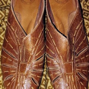 Women's Nurture Brown Slip-on SIZE 7 M. Very Nice Condition.